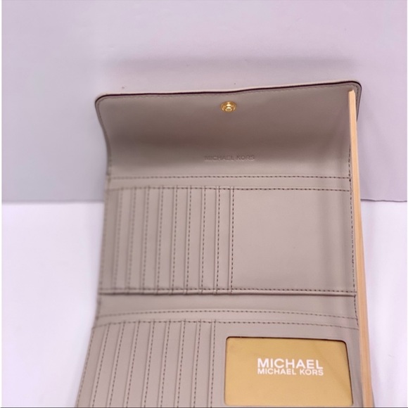 New Michael Kors Large Trifold Wallet Light Sand - Picture 7 of 12